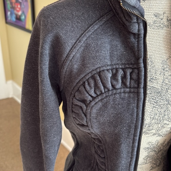 Sweatshirt - Picture 2 of 4